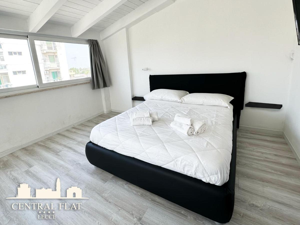 Lecce Central Flat - Attico Con Patio E Parcheggio Privato Lägenhet Exteriör bild